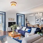 Bella Vista - Modern Classic In Heart Of City